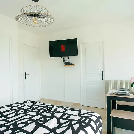 Le Tamaris - Terrasse Vue Sur - Piscine, Tennis & Jardin Apartment